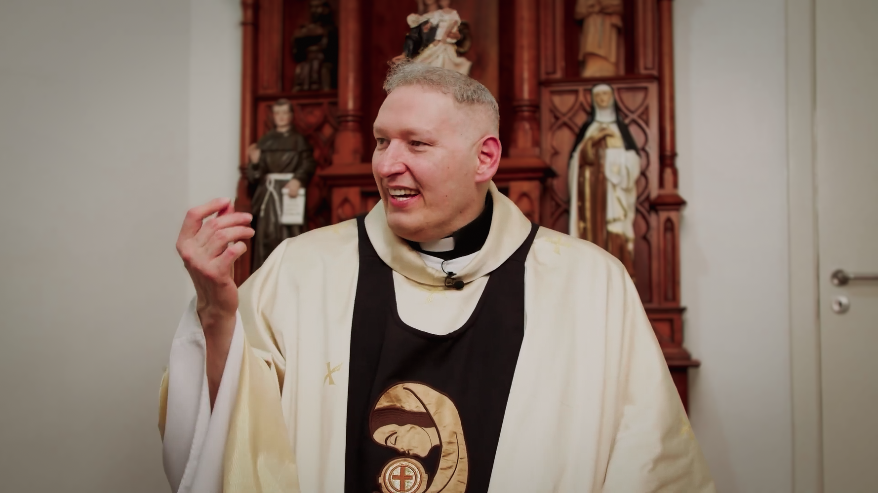 Padre Marcelo Rossi - Feira Vocacional 2024.00_27_48_24.Quadro001 (1)